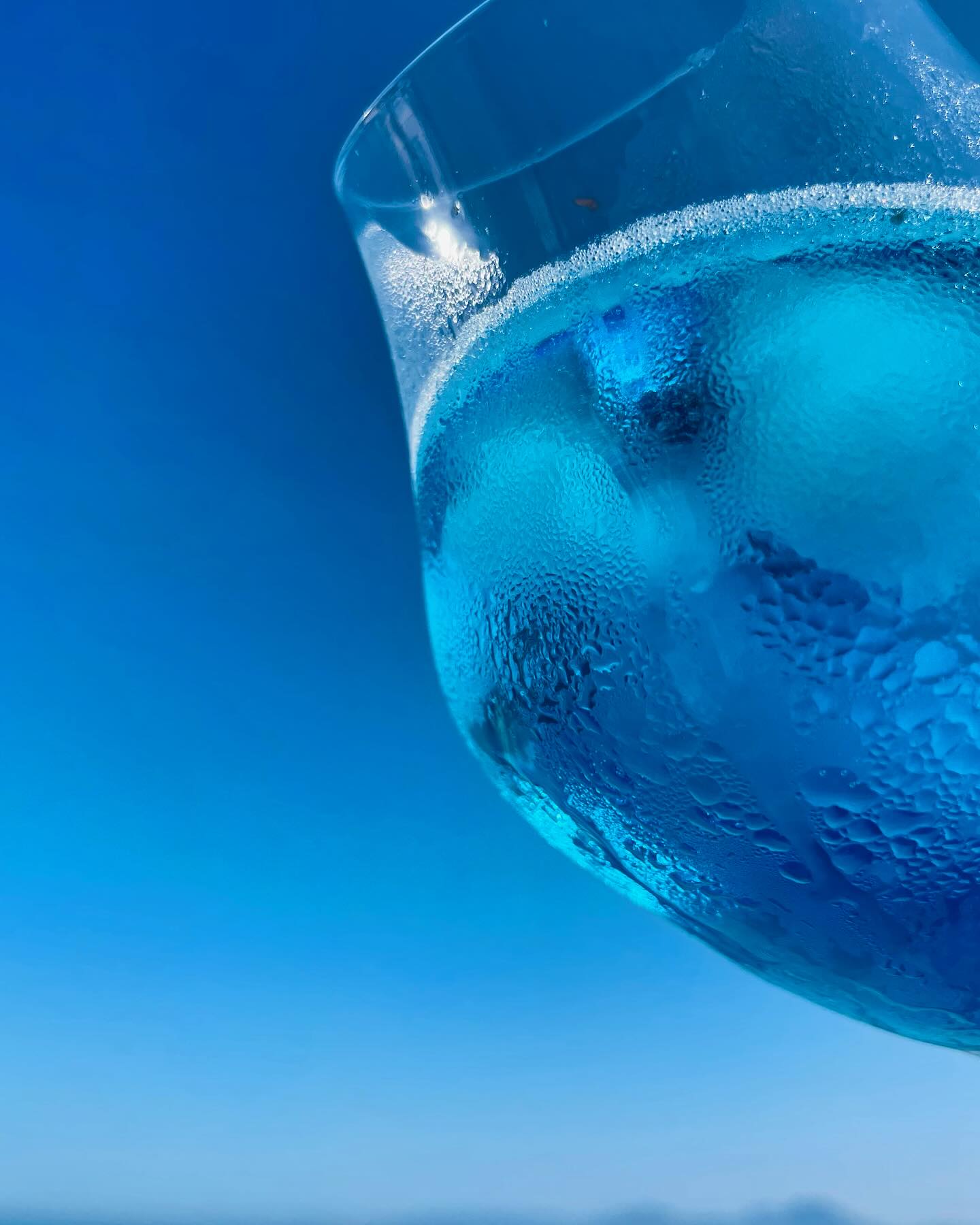 トロカデーロ・バブリーブルー TROCADERO BUBBLY BLU (Cocktail a base de Vin Mousseux)